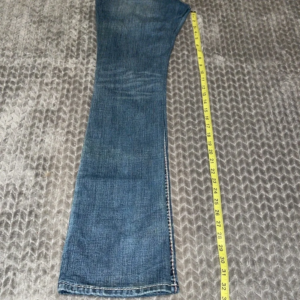 Grace‎ in LA Easy Fit Jeans with Embroidered Pockets and belt loops.  Size 28